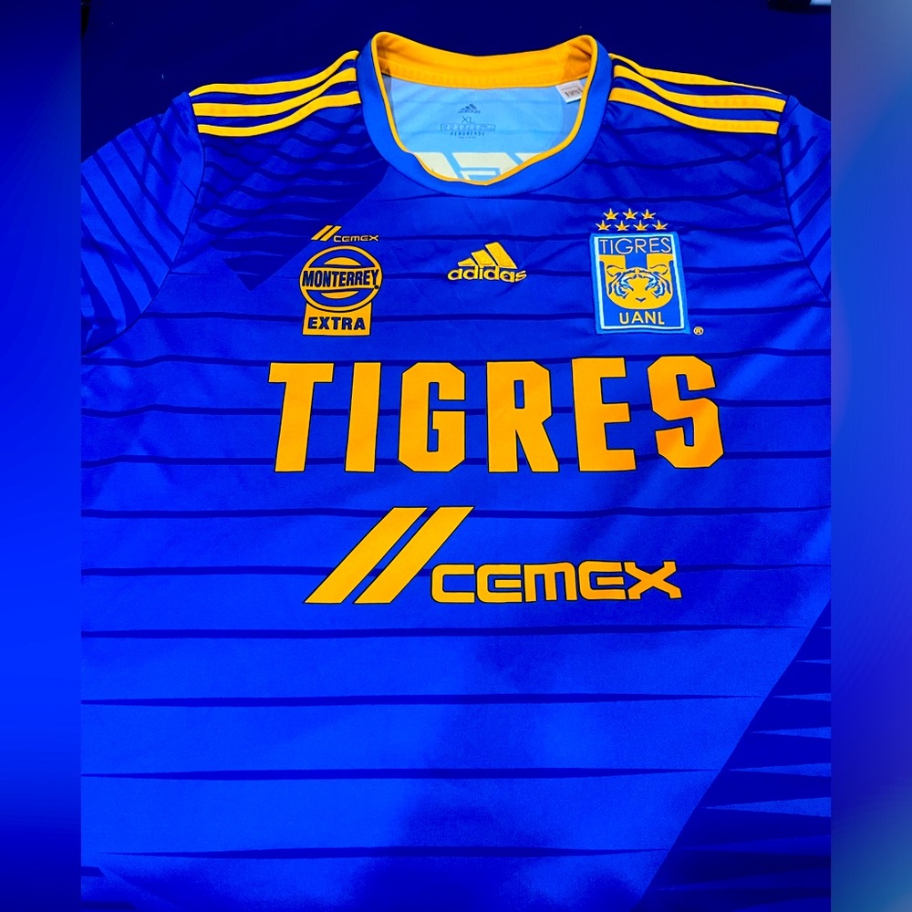 Tigres T shirt Size XL